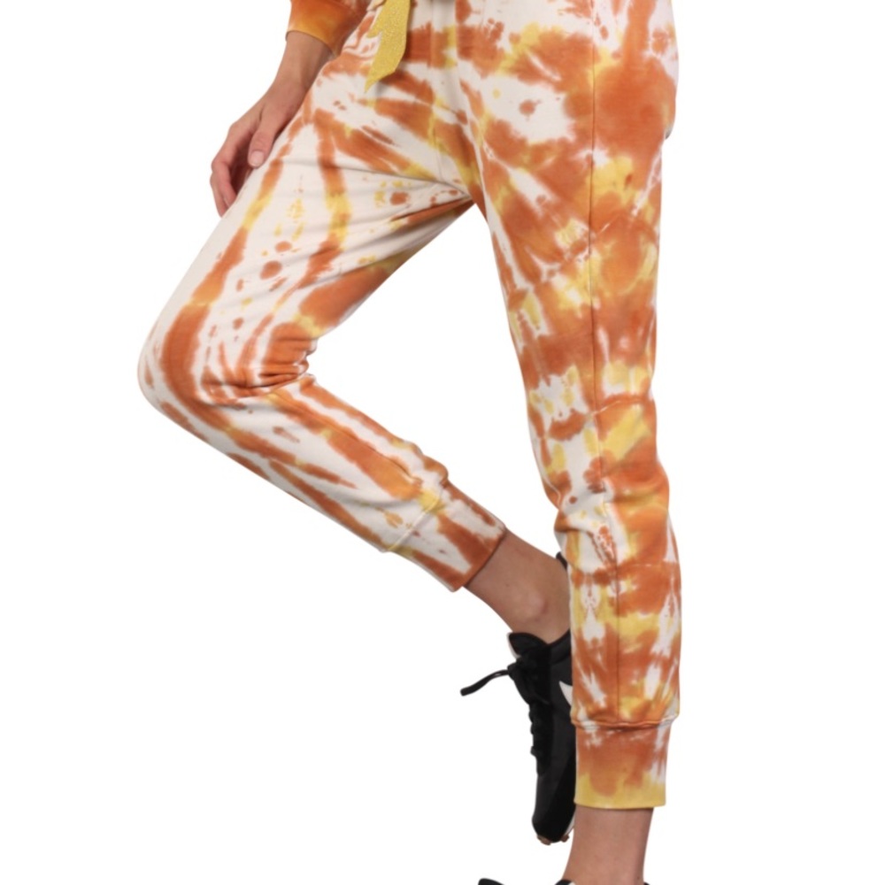 CHLOE A classic relaxed fit sweat pant